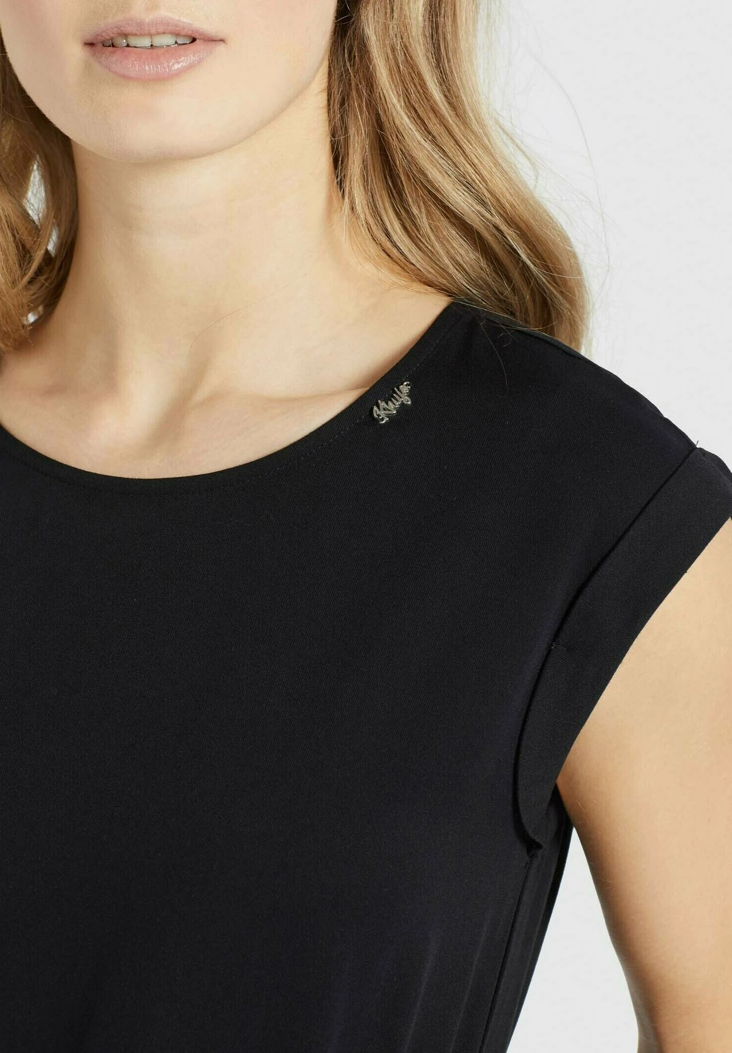 Khujo CANDIDE - Sukienka Etui - Schwarz 7 Khujo CANDIDE - Sukienka Etui - Schwarz - obrazek 7