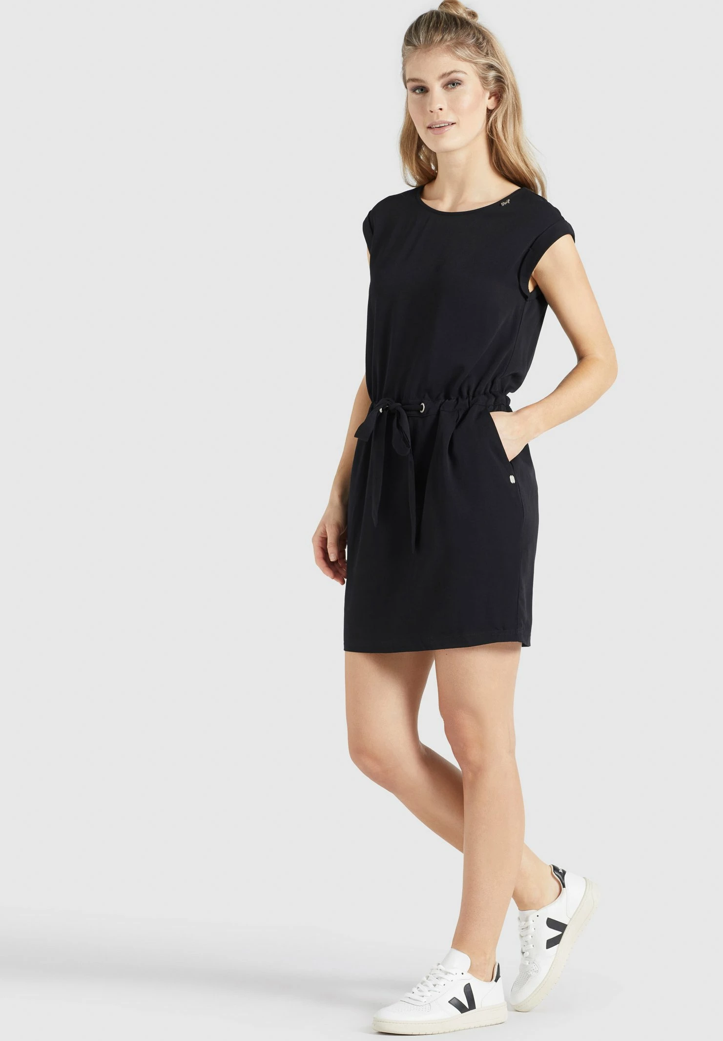 Khujo CANDIDE - Sukienka Etui - Schwarz 5 Khujo CANDIDE - Sukienka Etui - Schwarz - obrazek 5