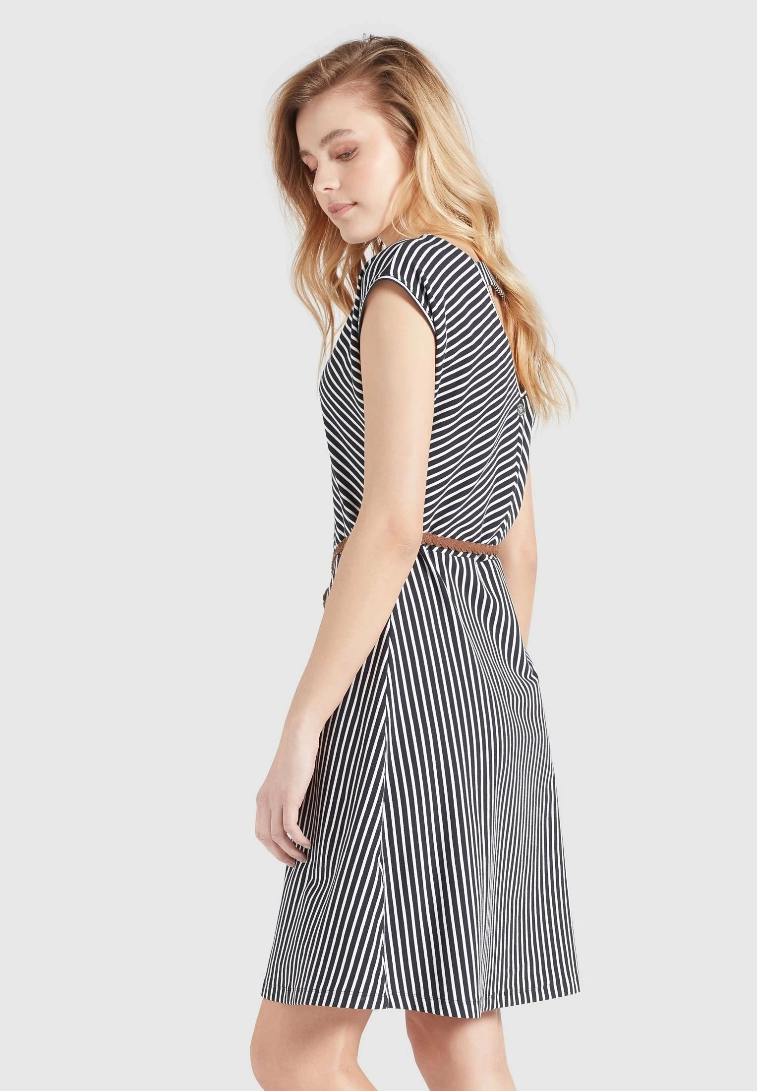 Khujo LEIFA - Sukienka Letnia - Dunkelblau-weiß Gestreift 4 Khujo LEIFA - Sukienka Letnia - Dunkelblau-weiß Gestreift - obrazek 4